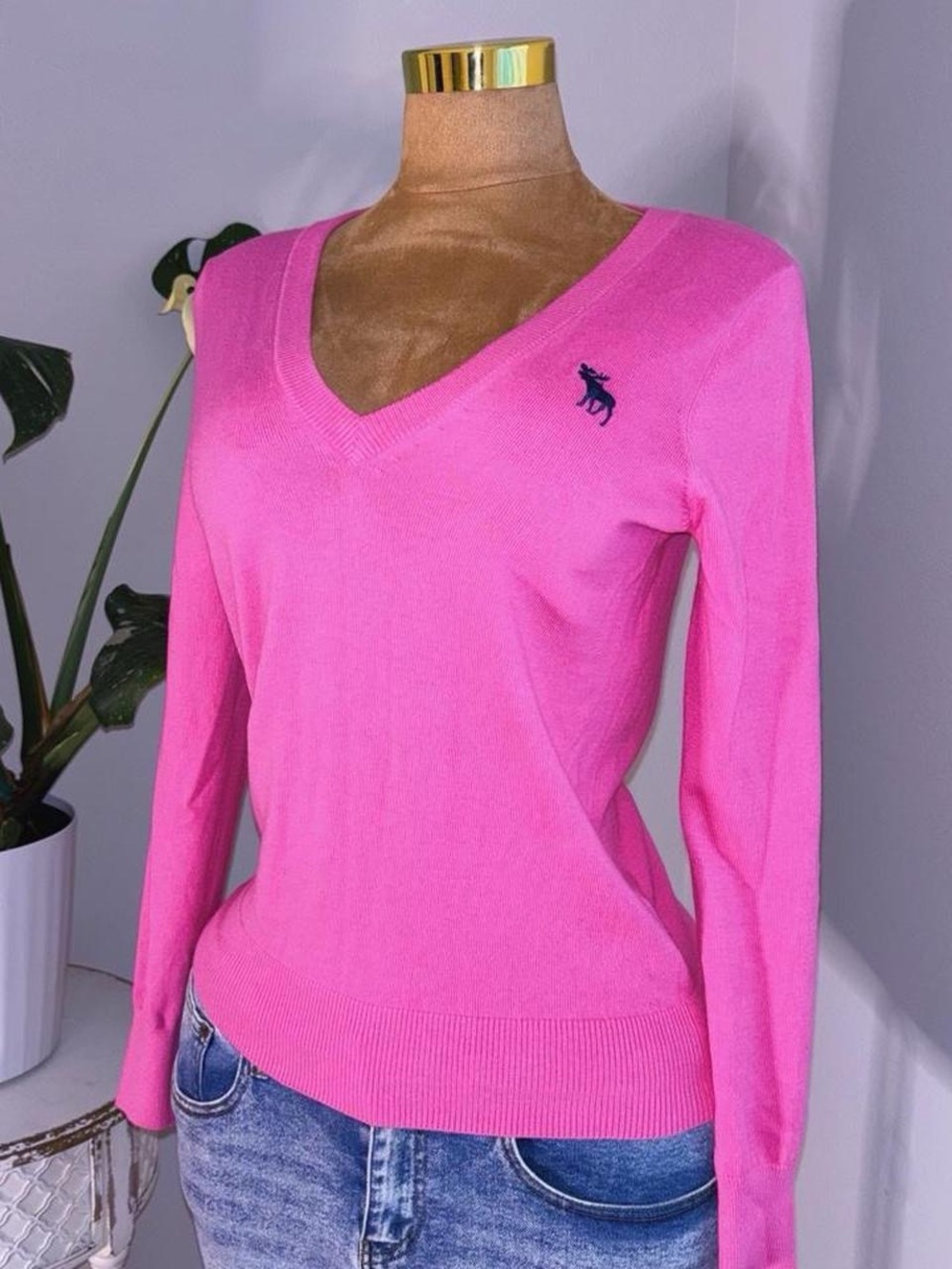 ABERCROMBIE Pink Y2K Style Preppy Vneck Sweater Size Small ✨💖